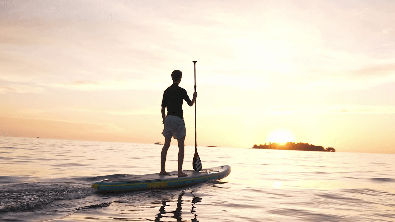 ©SCUBAJET Pro SUP Kit on the water while the sun goes down
